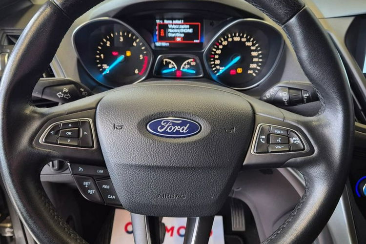 Kuga Dobrze wyposażony Ford Kuga zdjęcie 20