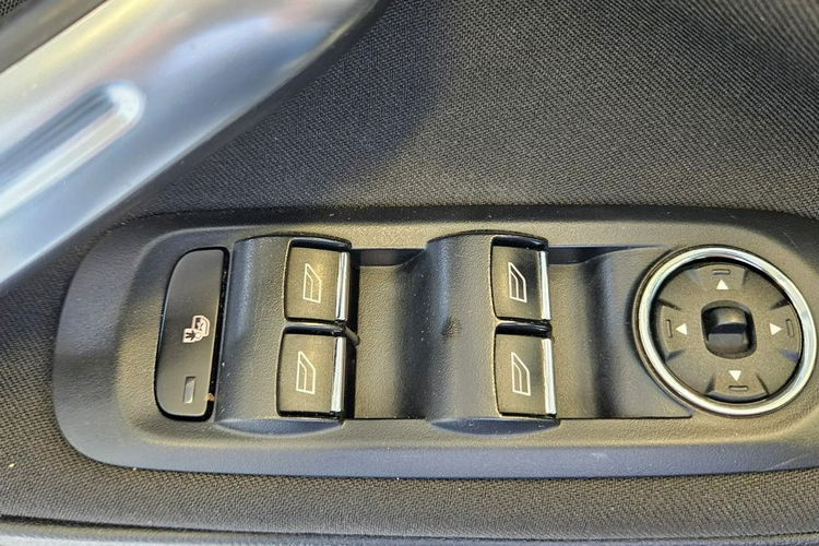 S-Max Ford S-max Fajne auto dla dużej rodziny. zdjęcie 26