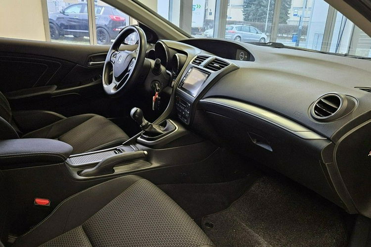 Civic Honda Civic 1.8 142 km sportowa sylwetka. zdjęcie 12