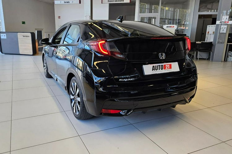 Civic Honda Civic 1.8 142 km sportowa sylwetka. zdjęcie 3