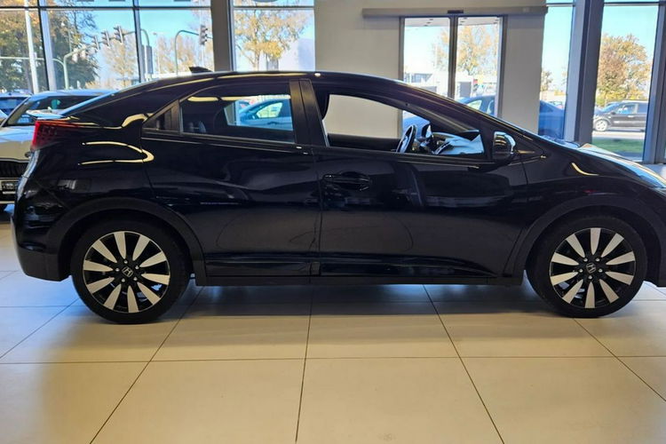 Civic Honda Civic 1.8 142 km sportowa sylwetka. zdjęcie 6