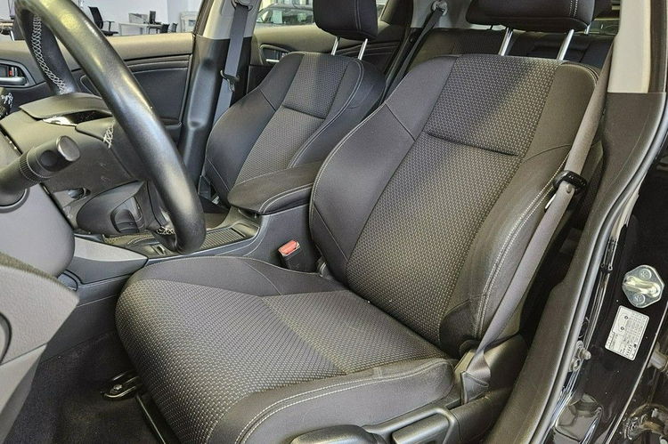 Civic Honda Civic 1.8 142 km sportowa sylwetka. zdjęcie 8