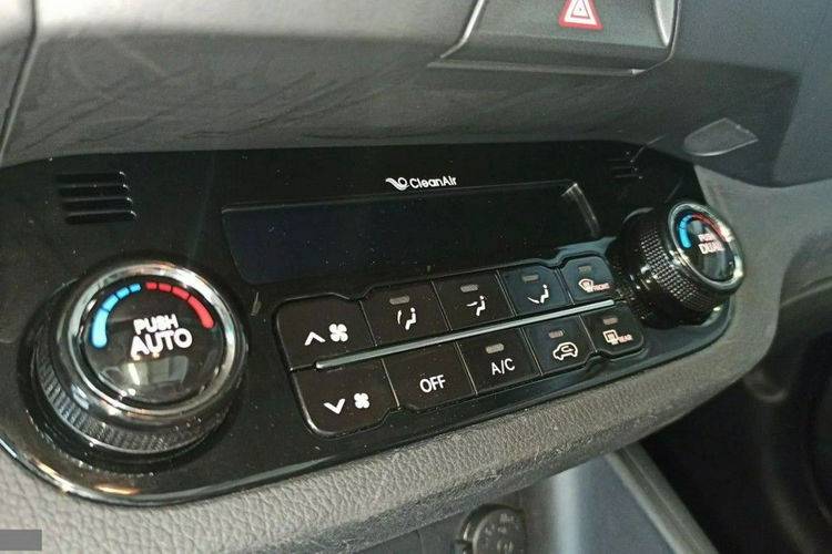 Kia Sportage 4x4 Bogata wersja wyposażenia zdjęcie 18