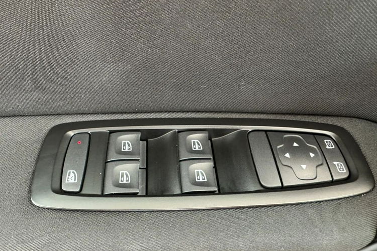 Renault Megane Niski Przebieg , Stan Bardzo Dobry, Nawigacja , Gwarancja zdjęcie 19