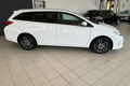 samochód osobowy Toyota zdjęcie 8