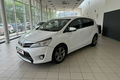 samochód osobowy Toyota zdjęcie 2