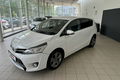 samochód osobowy Toyota zdjęcie 4