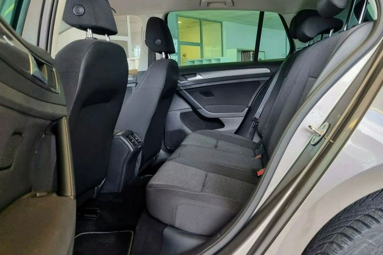 Volkswagen Golf zdjęcie 10