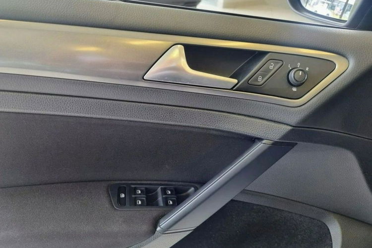 Volkswagen Golf zdjęcie 12