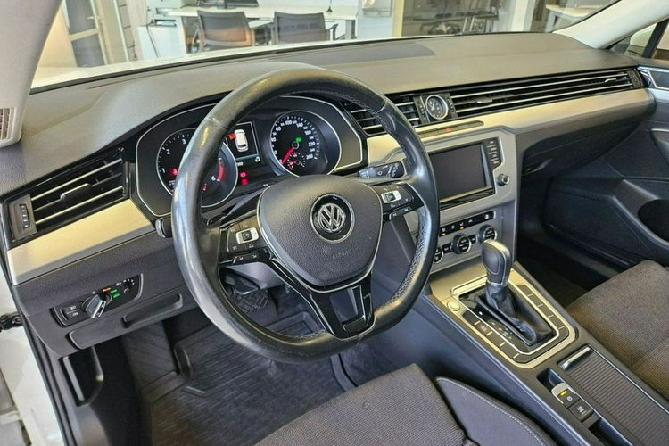 Volkswagen Passat zdjęcie 12