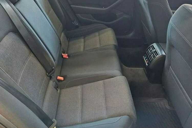 Volkswagen Passat zdjęcie 15
