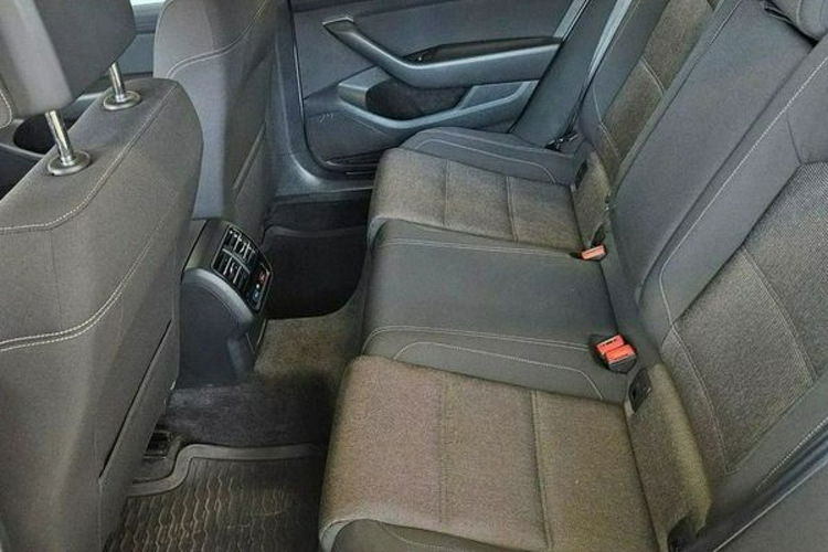 Volkswagen Passat zdjęcie 16