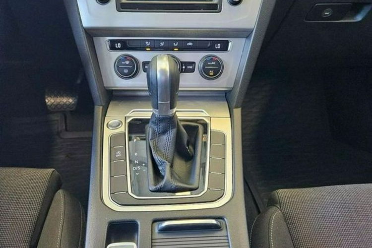 Volkswagen Passat zdjęcie 20