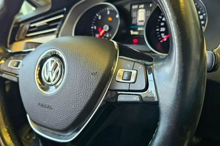 Volkswagen Passat zdjęcie 31