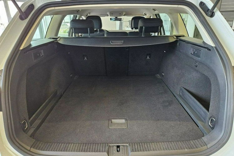 Volkswagen Passat zdjęcie 9