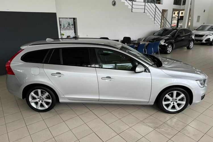 Volvo V60 Zadbane, Skórzana Tapicerka, Nawigacja, Bogata wersja, Gwarancja zdjęcie 10
