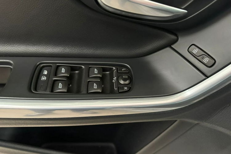 Volvo V60 Zadbane, Skórzana Tapicerka, Nawigacja, Bogata wersja, Gwarancja zdjęcie 18