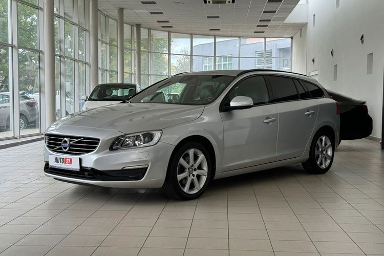 Volvo V60 Zadbane, Skórzana Tapicerka, Nawigacja, Bogata wersja, Gwarancja zdjęcie 2