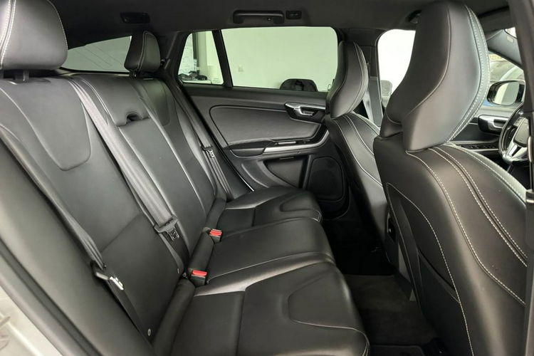 Volvo V60 Zadbane, Skórzana Tapicerka, Nawigacja, Bogata wersja, Gwarancja zdjęcie 21