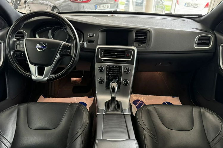 Volvo V60 Zadbane, Skórzana Tapicerka, Nawigacja, Bogata wersja, Gwarancja zdjęcie 24
