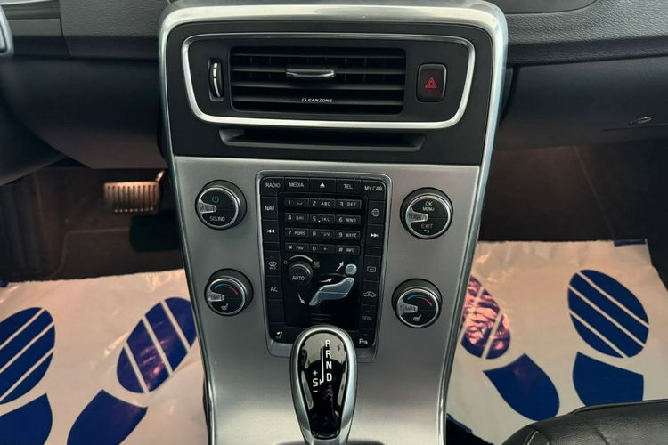 Volvo V60 Zadbane, Skórzana Tapicerka, Nawigacja, Bogata wersja, Gwarancja zdjęcie 26