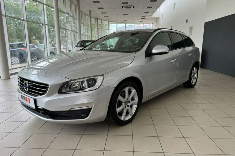 Volvo V60 Zadbane, Skórzana Tapicerka, Nawigacja, Bogata wersja, Gwarancja zdjęcie 3