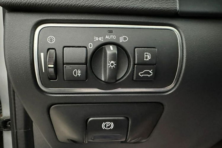 Volvo V60 Zadbane, Skórzana Tapicerka, Nawigacja, Bogata wersja, Gwarancja zdjęcie 30