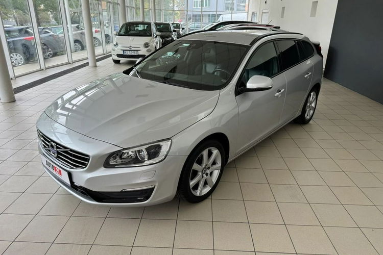 Volvo V60 Zadbane, Skórzana Tapicerka, Nawigacja, Bogata wersja, Gwarancja zdjęcie 4