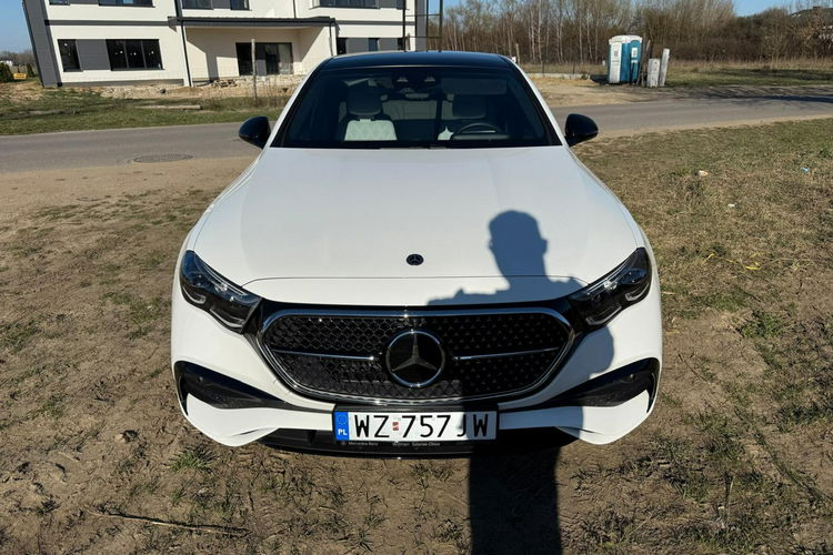 Mercedes E 220 D / W214 / EXCLUSIVE 4MATIC / MILD HYBRID / Salon Polska / / FV zdjęcie 12