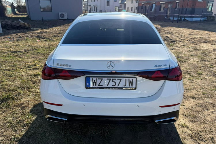 Mercedes E 220 D / W214 / EXCLUSIVE 4MATIC / MILD HYBRID / Salon Polska / / FV zdjęcie 16