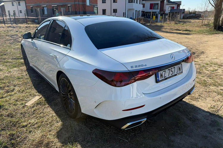 Mercedes E 220 D / W214 / EXCLUSIVE 4MATIC / MILD HYBRID / Salon Polska / / FV zdjęcie 17