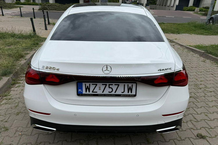 Mercedes E 220 D / W214 / EXCLUSIVE 4MATIC / MILD HYBRID / Salon Polska / / FV zdjęcie 6