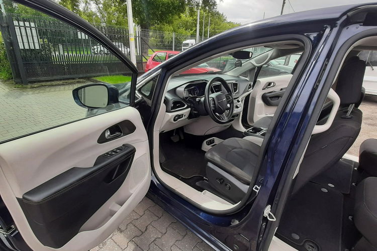 Chrysler Pacifica 3,6b 291KM super stan i wygląd zdjęcie 12