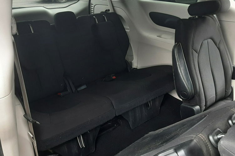Chrysler Pacifica 3,6b 291KM super stan i wygląd zdjęcie 17