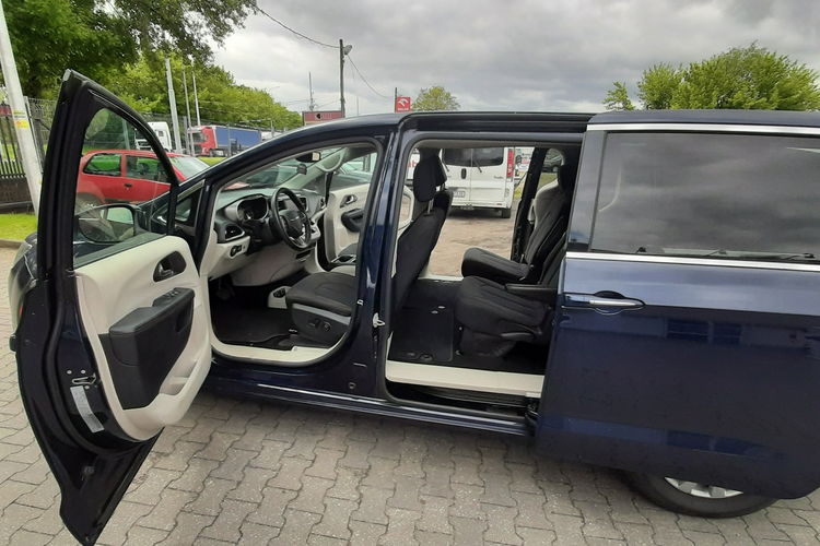 Chrysler Pacifica 3,6b 291KM super stan i wygląd zdjęcie 3