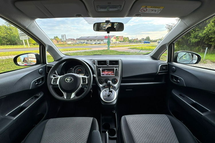 Toyota Verso S Automat Benzyna Niski Przebieg zdjęcie 17