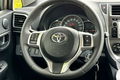 samochód osobowy Toyota zdjęcie 19