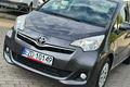 samochód osobowy Toyota zdjęcie 7