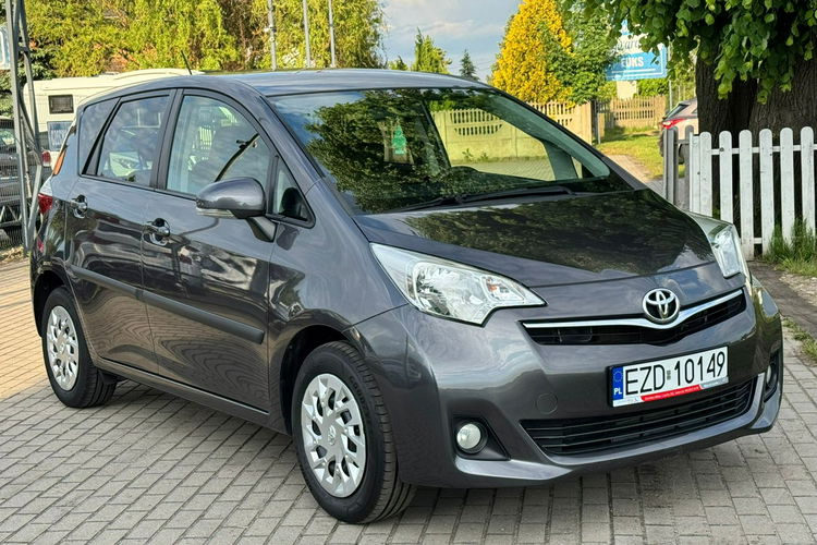 Toyota Verso S Automat Benzyna Niski Przebieg zdjęcie 9