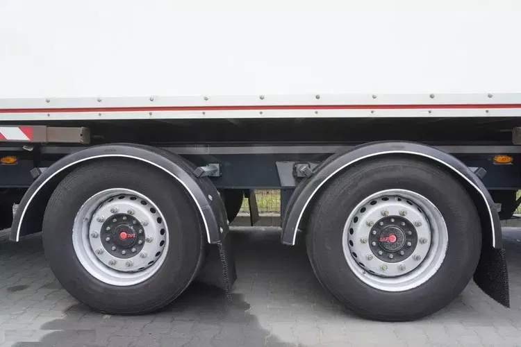 Fruehauf Przyczepa kontenerowa przejazdowa 18 EPAL / 2021 / osie SAF zdjęcie 8