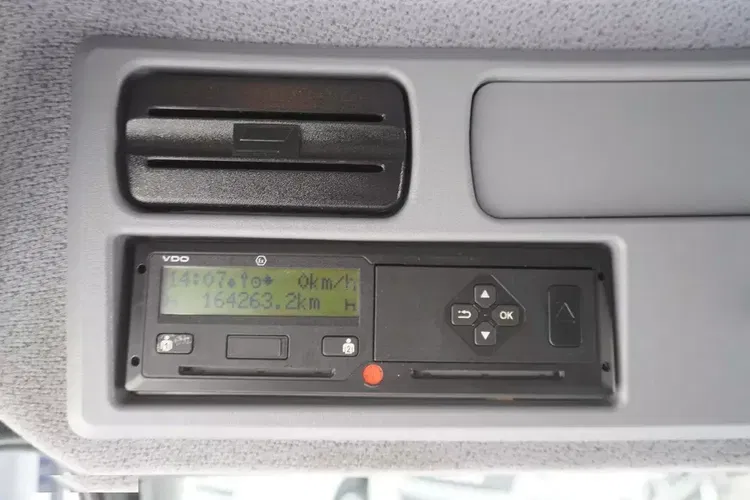 Mercedes Atego 1021 / Chłodnia hakowa Lamberet / Podnośnik 1000 kg / Thermoking T800 R zdjęcie 21