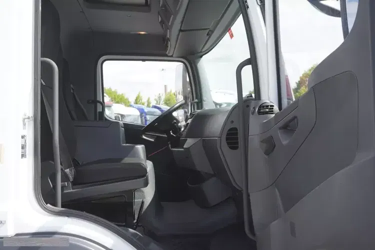 Mercedes Atego 1021 / Chłodnia hakowa Lamberet / Podnośnik 1000 kg / Thermoking T800 R zdjęcie 29