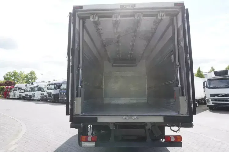 Mercedes Atego 1021 / Chłodnia hakowa Lamberet / Podnośnik 1000 kg / Thermoking T800 R zdjęcie 5