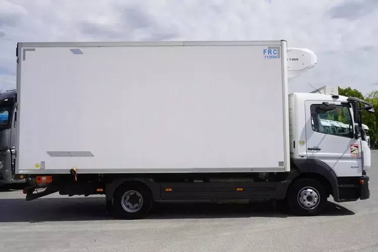 Mercedes Atego 1021 / Chłodnia hakowa Lamberet / Podnośnik 1000 kg / Thermoking T800 R zdjęcie 7