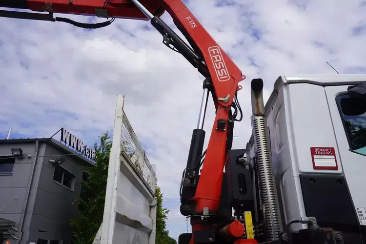 Renault K380 6x4 / HDS 7.85 t / Fassi F175 / 120 tys. km zdjęcie 21