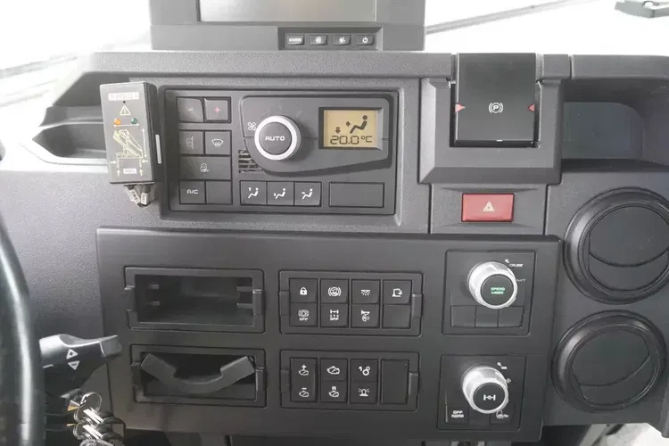 Renault K380 6x4 / HDS 7.85 t / Fassi F175 / 120 tys. km zdjęcie 35