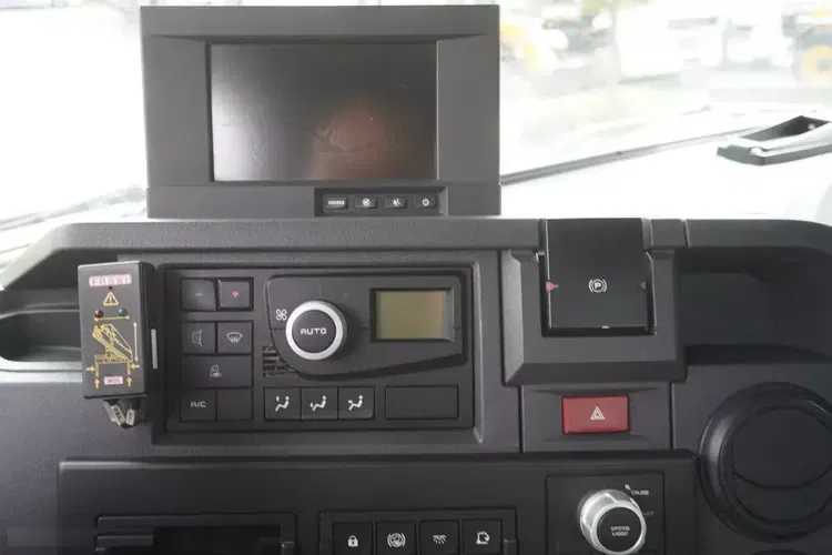 Renault K380 6x4 / HDS 7.85 t / Fassi F175 / 120 tys. km zdjęcie 37