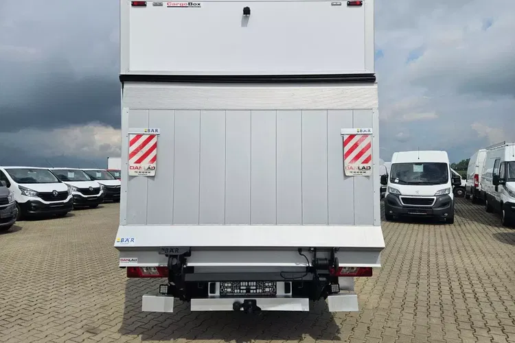 Ford transit Kontener 8 ePAL 89999zł NETTO 2.0 TdCI/131KM zdjęcie 10