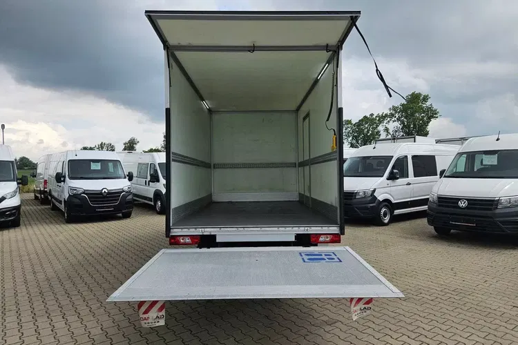 Ford transit Kontener 8 ePAL 89999zł NETTO 2.0 TdCI/131KM zdjęcie 11