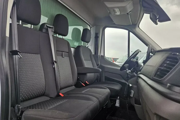 Ford transit Kontener 8 ePAL 89999zł NETTO 2.0 TdCI/131KM zdjęcie 31